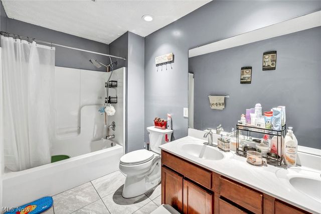 1273 Muchney Circle, Akron, OH 44312