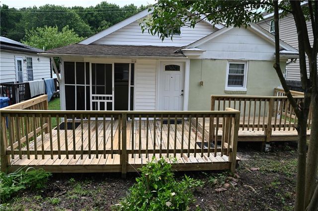 1811 Hoover AVE, Chesapeake, VA 23324