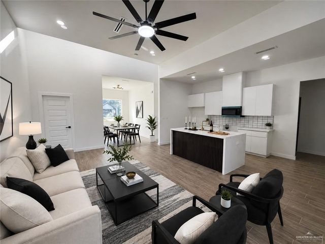 5909 N Playa Del Sol Street, Edinburg, TX 78542