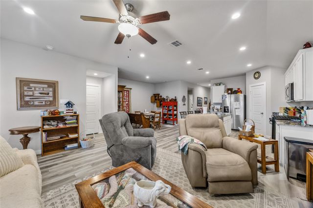 115 Alder Loop, Anahuac, TX 77514