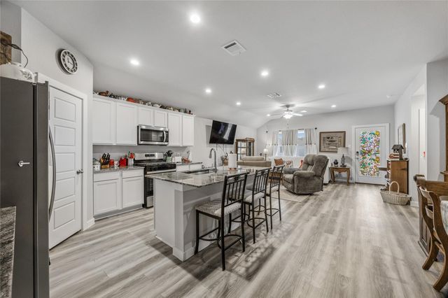 115 Alder Loop, Anahuac, TX 77514