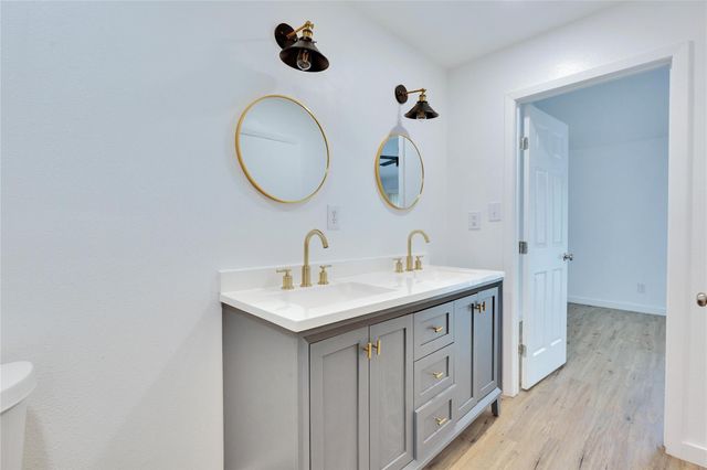 6910 Lovely LN, Austin, TX 78744