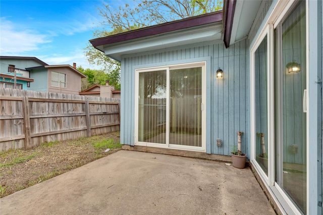 6910 Lovely LN, Austin, TX 78744