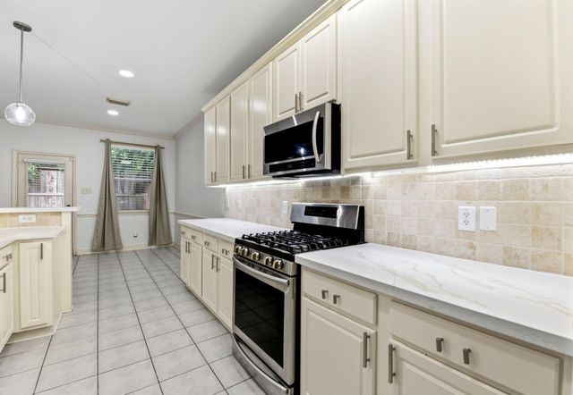 78 N Camellia Grove Circle, The Woodlands, TX 77382