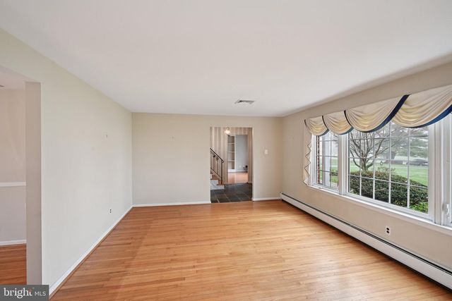 414 LONGWOOD DR, Exton, PA 19341