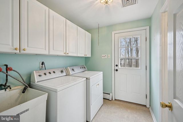 414 LONGWOOD DR, Exton, PA 19341