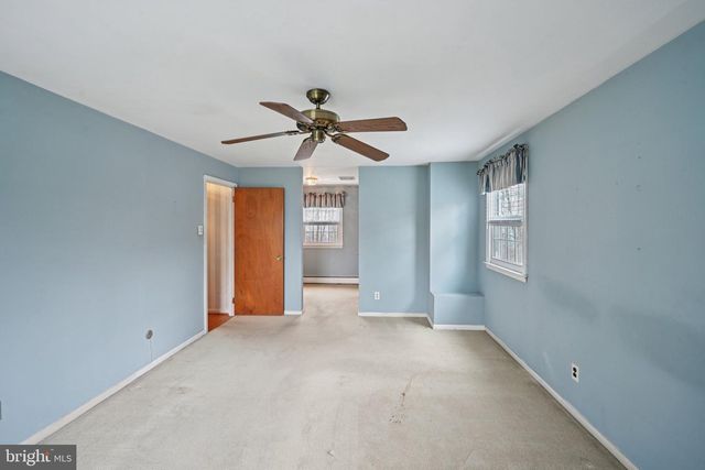 414 LONGWOOD DR, Exton, PA 19341