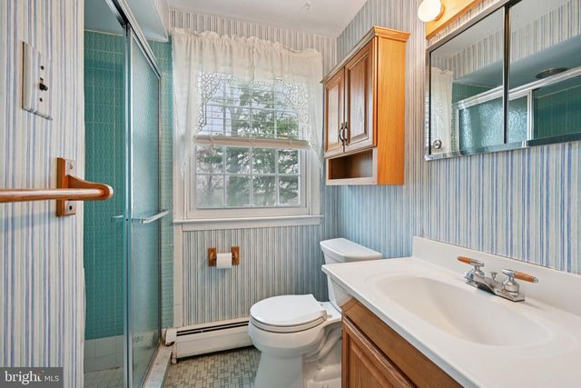 414 LONGWOOD DR, Exton, PA 19341