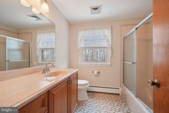 414 LONGWOOD DR, Exton, PA 19341