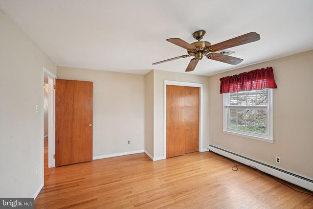 414 LONGWOOD DR, Exton, PA 19341
