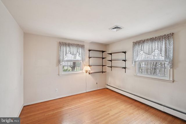 414 LONGWOOD DR, Exton, PA 19341