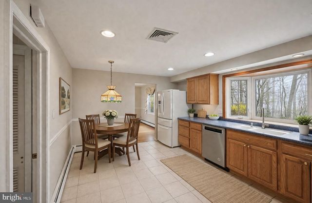 414 LONGWOOD DR, Exton, PA 19341