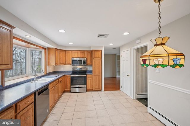 414 LONGWOOD DR, Exton, PA 19341