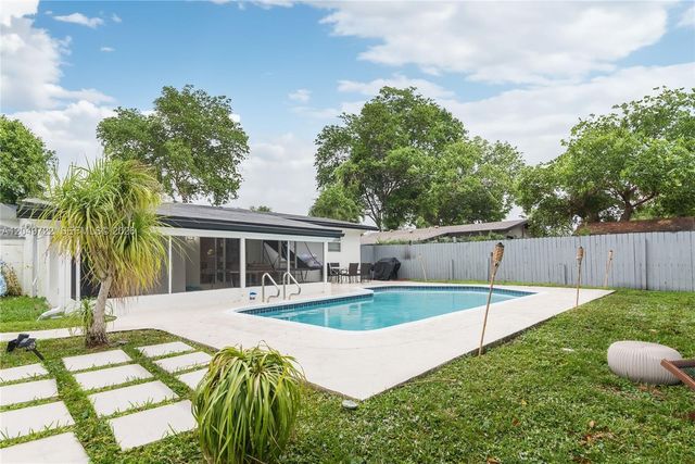 2270 Havana Dr, Miramar, FL 33023