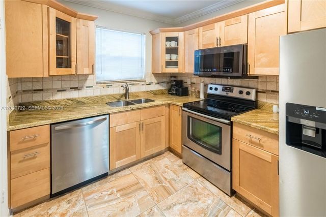 2270 Havana Dr, Miramar, FL 33023