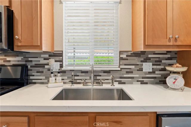 1424 Glengrove, Corona, CA 92882