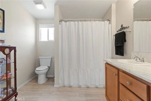 1424 Glengrove, Corona, CA 92882