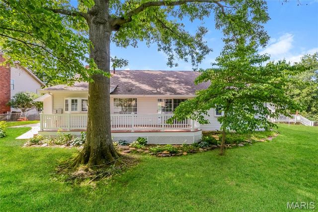 2 Saw Mill Way, St Charles, MO 63303