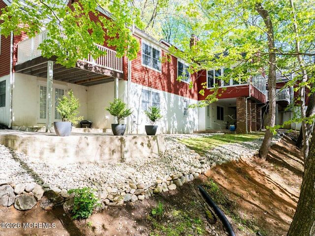 6 Twin Brooks Court, Holmdel, NJ 07733