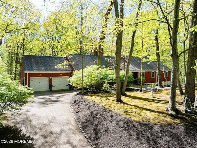 6 Twin Brooks Court, Holmdel, NJ 07733