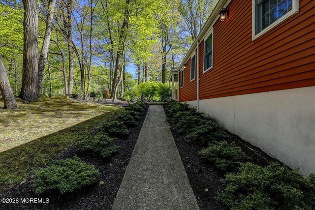 6 Twin Brooks Court, Holmdel, NJ 07733