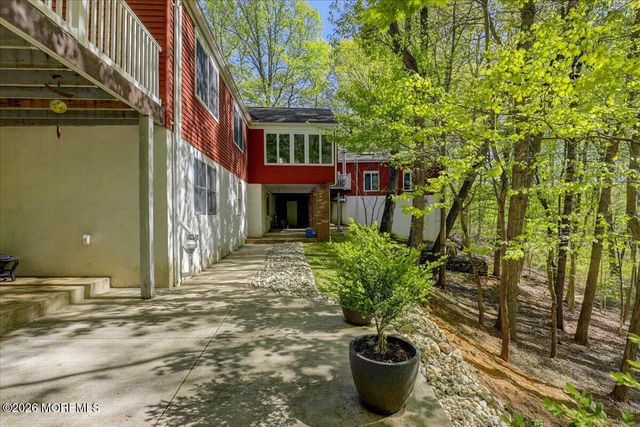 6 Twin Brooks Court, Holmdel, NJ 07733