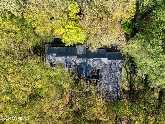 6 Twin Brooks Court, Holmdel, NJ 07733