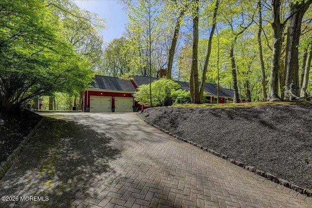 6 Twin Brooks Court, Holmdel, NJ 07733