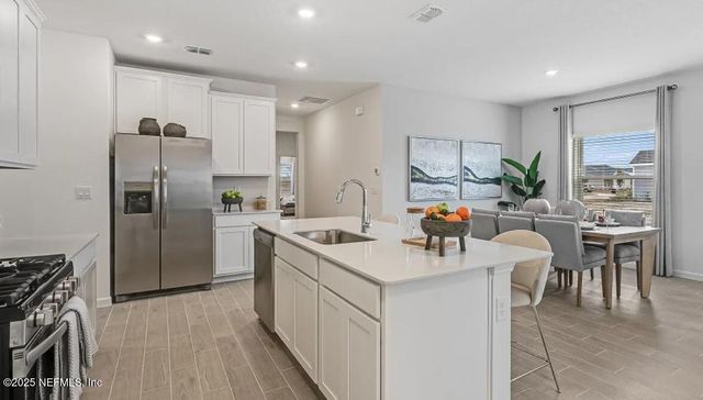 320 SUPERIOR Boulevard, St. Johns, FL 32092