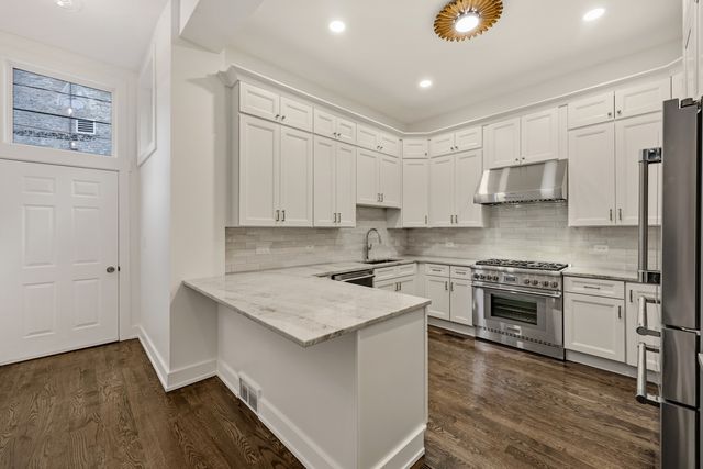 2107 N Clark Street, Chicago, IL 60614