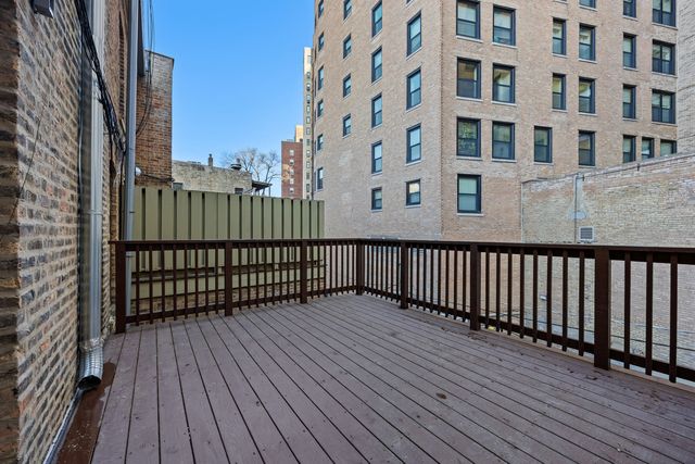 2107 N Clark Street, Chicago, IL 60614