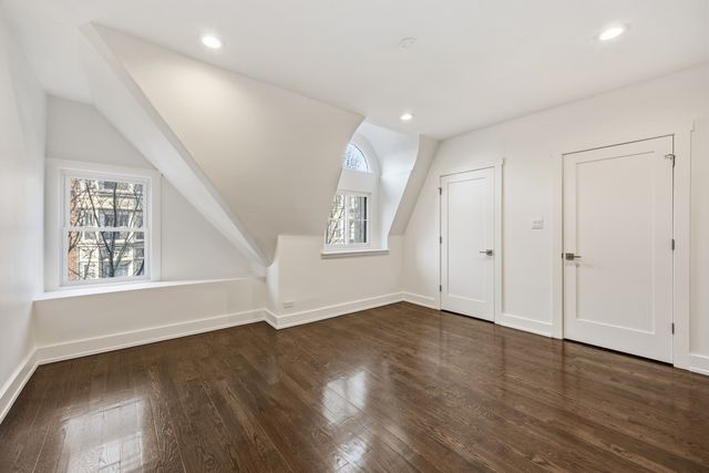 2107 N Clark Street, Chicago, IL 60614