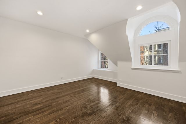 2107 N Clark Street, Chicago, IL 60614