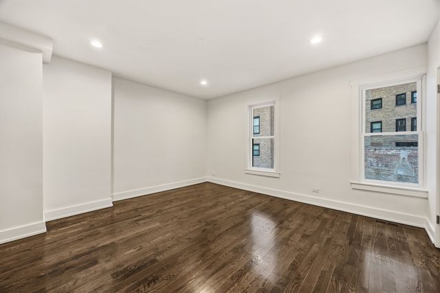 2107 N Clark Street, Chicago, IL 60614