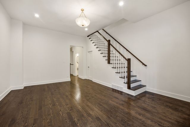 2107 N Clark Street, Chicago, IL 60614