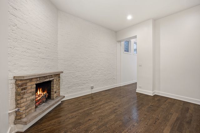 2107 N Clark Street, Chicago, IL 60614