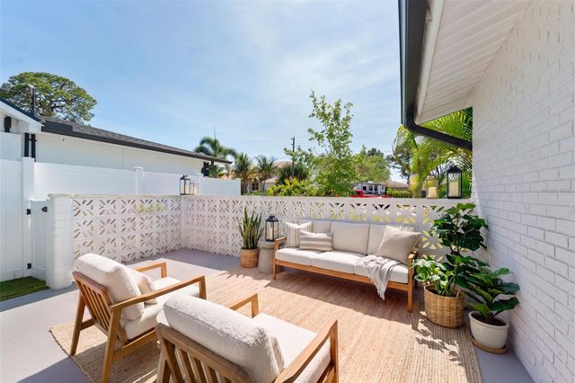 140 88 TH AVENUE NE, St Petersburg, FL 33702