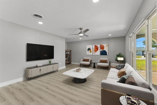 140 88 TH AVENUE NE, St Petersburg, FL 33702