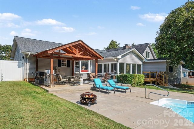 220 Roger Drive, Salisbury, NC 28147