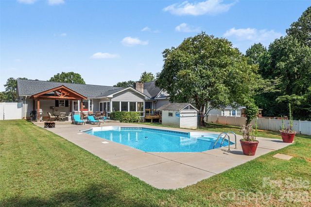 220 Roger Drive, Salisbury, NC 28147