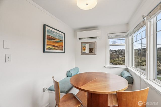 2418 W Boston, Seattle, WA 98199