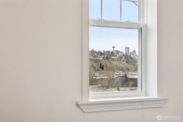 2418 W Boston, Seattle, WA 98199