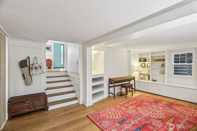 2418 W Boston, Seattle, WA 98199