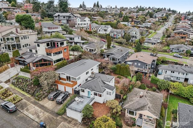 2418 W Boston, Seattle, WA 98199