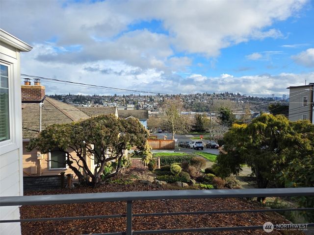 2418 W Boston, Seattle, WA 98199