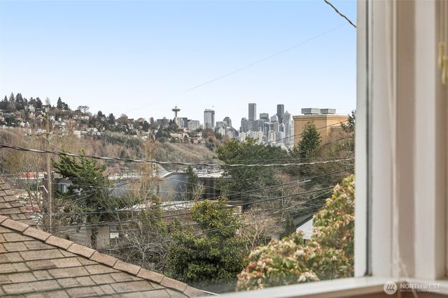 2418 W Boston, Seattle, WA 98199