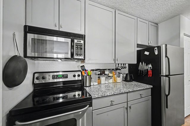 6165 Chasewood Parkway 1, Hopkins, MN 55343