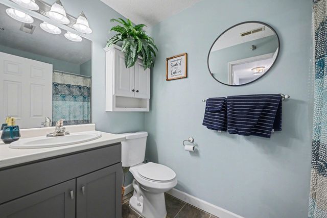 6165 Chasewood Parkway 1, Hopkins, MN 55343