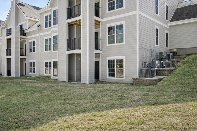 6165 Chasewood Parkway 1, Hopkins, MN 55343