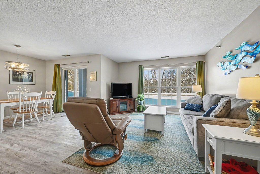 6165 Chasewood Parkway 1, Hopkins, MN 55343 — photo 2